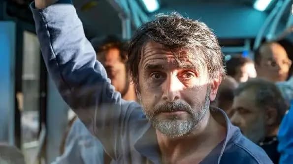 فیلم آواز باشکوه  لیندا کیانی با آهنگ محمد معتمدی /  کاشکی از عشق میمردم نه در یادت /   + موزیک ویدیوی کاشکی 