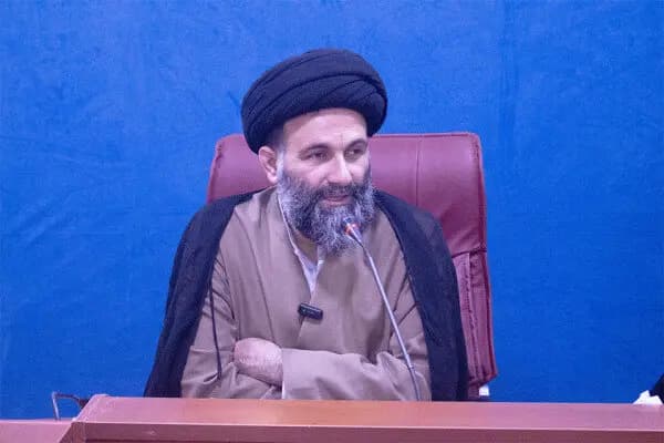 دشمن امروز با جنگ ترکیبی ذهن مردم را نشانه گرفته است