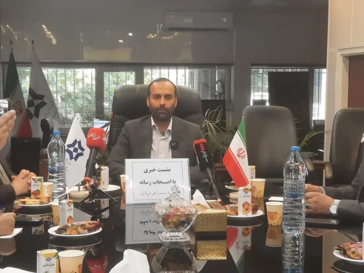 آتش‌سوزی گسترده در ارتفاعات دشتستان ادامه دارد