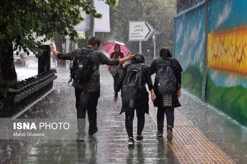 رگبار و رعد و برق در نقاط مختلف کشور