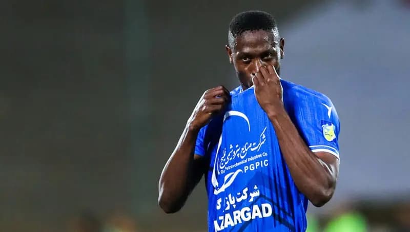مسعود جمعه، مهاجم استقلال، با هواداران خداحافظی کرد