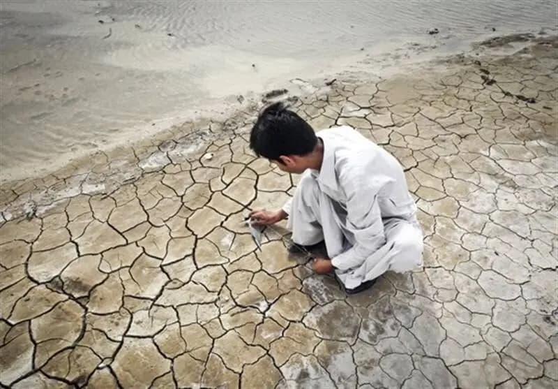 فرونشست زمین در تالاب‌های مهارلو و پریشان/ تالاب بختگان به کانون گردوغبار فارس تبدیل می‌شود