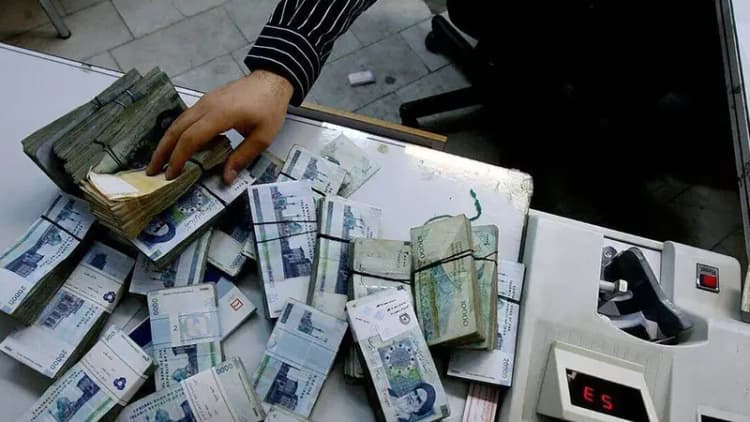 وزیرآموزش و پرورش دبستان پسرانه ۶ کلاسه سرجاز جیرفت را افتتاح کرد