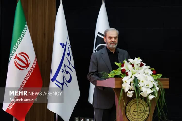 جریانی از بیرون مجلس اجازه نمی‌داد فراکسیون انقلاب فعال شود