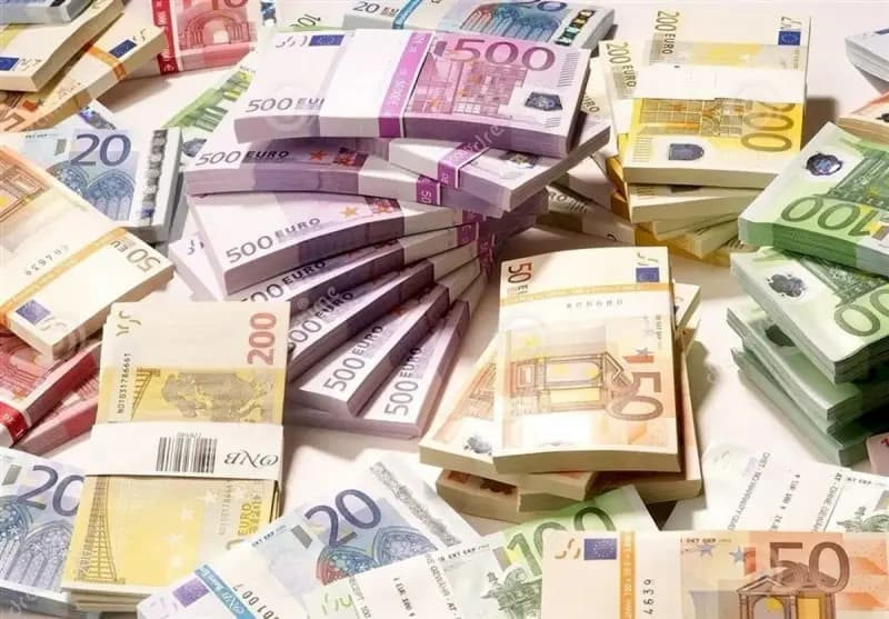 صعود چشمگیر قیمت دلار و یورو امروز یکشنبه ۱۸ خرداد ۱۴۰۴/ جدول