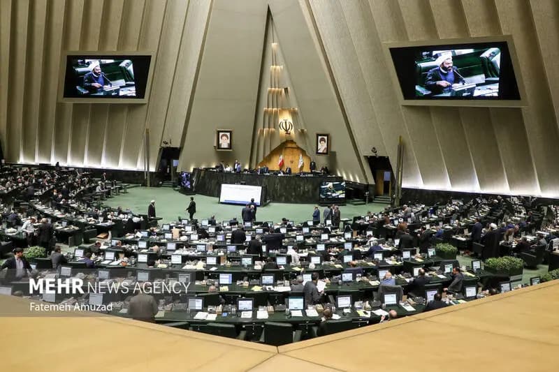 مخالفت مجلس با کاهش منابع اعتباری دولت و شهرداری ها در بودجه ۱۴۰۴