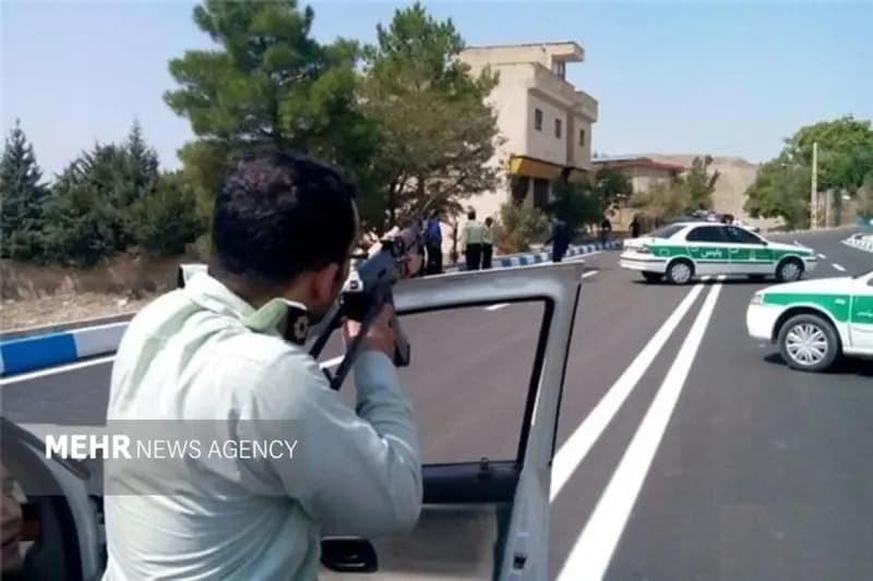 درگیری مسلحانه پلیس با سارقان خودرو در ملارد؛ یک سارق کشته شد
