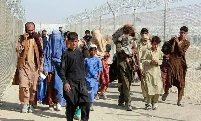 در تامین نور خانه خود مانده‌ایم چه برسد به اتباع!