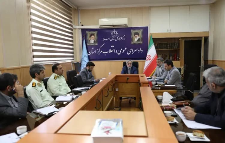 دادستان کرج: اراذل و اوباش فضای مجازی شناسایی و بازداشت شوند