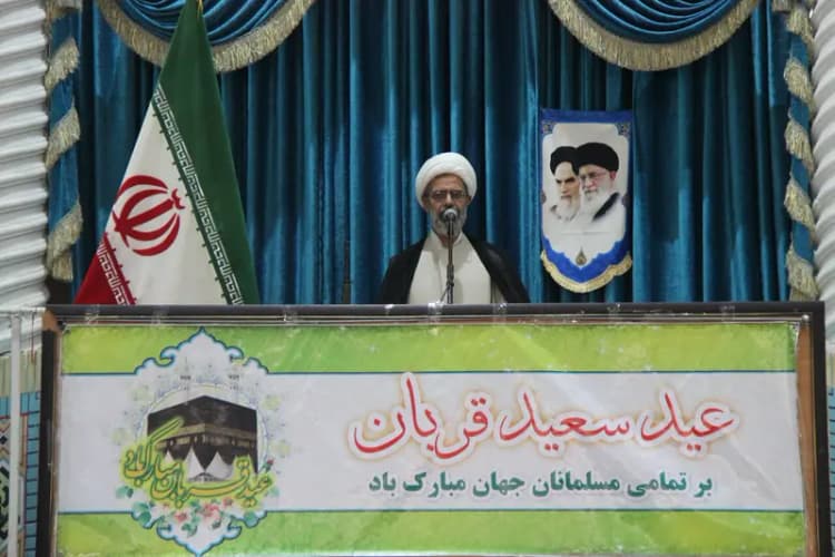 اعزام کاروان بسیجیان عزادار شهرستان سیریک به حرم مطهر امام خمینی (ره)