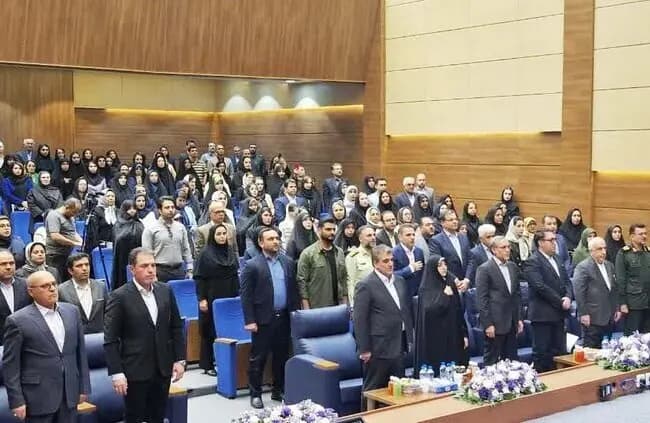 سالانه ۱۱۰ میلیون گل شاخه بریده در خمین تولید می شود