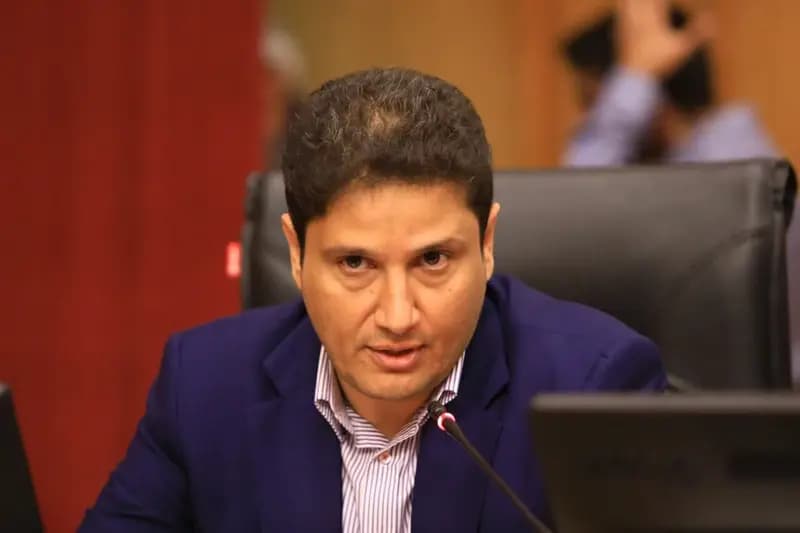 معاون اقتصادی استاندار کرمان بر لزوم هزینه‌کرد منابع بانک‌ها در داخل استان تاکید کرد