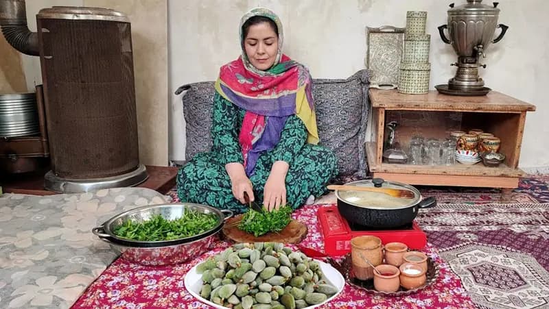 پخت غذاهای روستایی ارومیه؛ خورشت‌ های خوشمزه و ترشی‌ های بی‌ نظیر + فیلم