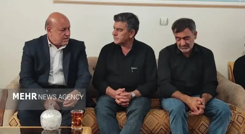 دیدار فرماندار اسلامشهر با خانواده مرحوم حسین نژاد؛قاتل مجازات می شود