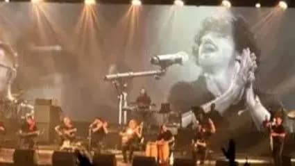 فیلم آواز شاد در دانشگاه برای عروسی دختر و پسر دانشجو  ! / هم دانشگاهی ها قیامت به پا کردن !