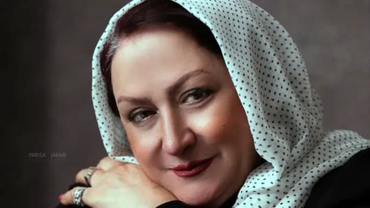 استایل مدلینگ روشنک گرامی با عینک دودی و کت چرمی / خانم بازیگر همگناه پلنگی پوش شد!