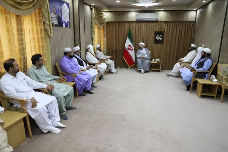 مبلغان دین باید در صف اول مبارزه با استکبار باشند