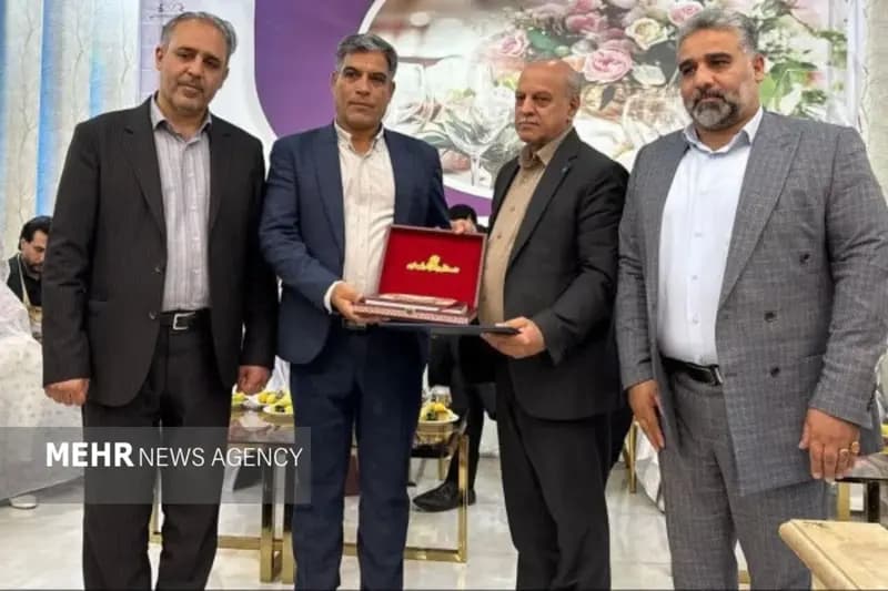 پیوند هشت زوج جوان در مراسم ازدواج آسان ورامین