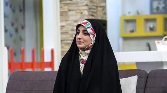 استایل مدلینگ روشنک گرامی با عینک دودی و کت چرمی / خانم بازیگر همگناه پلنگی پوش شد!