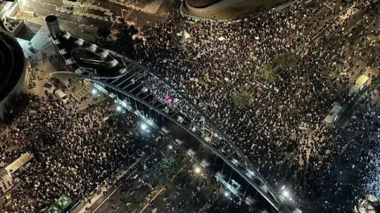 درخواست ۲۰۰ نماینده پارلمان اروپا برای تضمین عبور امن کشتی مادلین