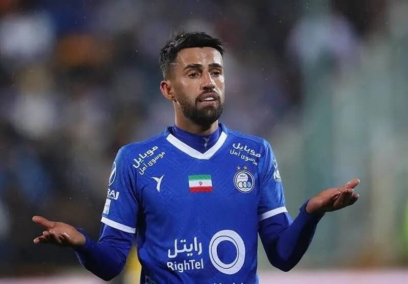 واکنش رضاوند به آوردن شیرموز در جشن قهرمانی؛ دوست داشتند و برایشان آوردم!