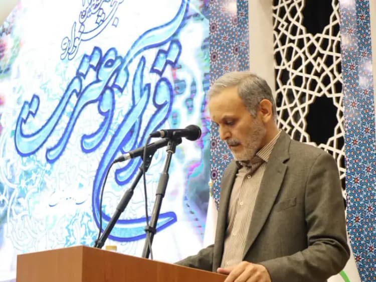 انتقال رشادت‌های دفاع مقدس رسالت اصلی هنرمندان است