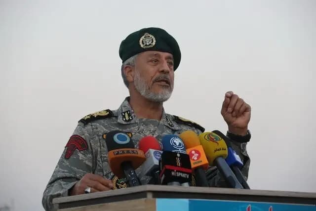 جریانی از بیرون مجلس اجازه نمی‌داد فراکسیون انقلاب فعال شود