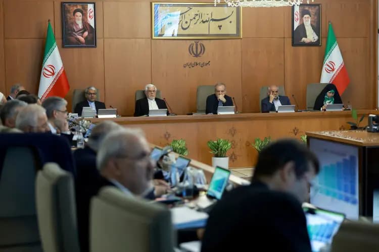 جاسوسی و خیانت منافقین علیه مردم ایران