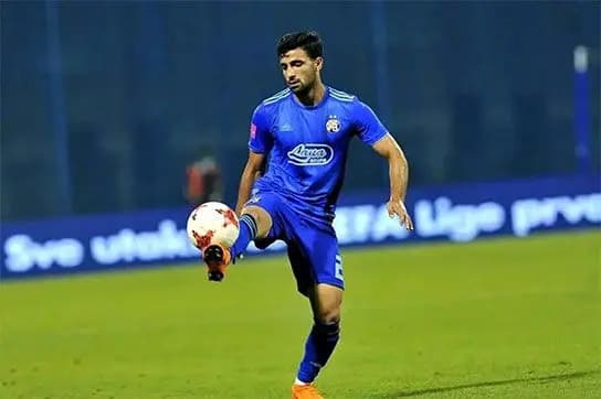 سپاهان هم قید خرید مدافع پرسپولیسی را زد
