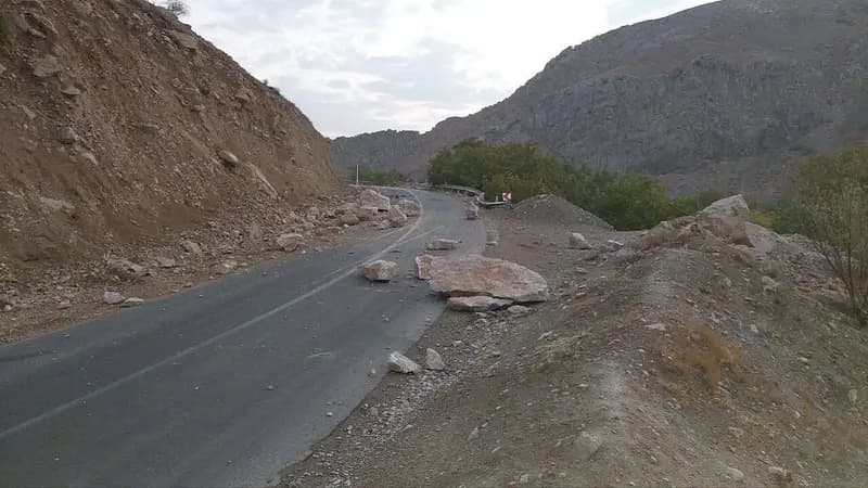 احتمال ریزش سنگ در جاده‌های کوهستانی البرز وجود دارد
