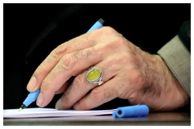 واکنش عراقچی به پیشنهاد عمان درباره مذاکره با آمریکا: بررسی می‌کنیم!
