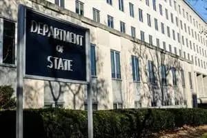 تعطیلی بن گورین در پی شلیک ۴۳ موشک از یمن