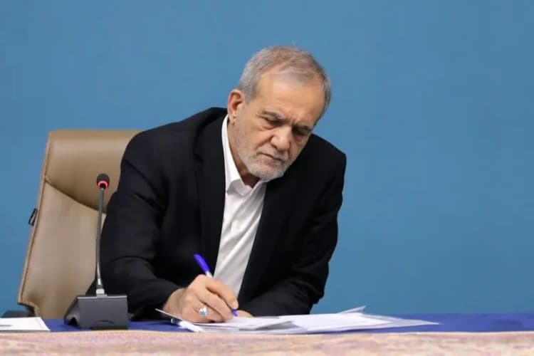 یادگار امام: جمهوری اسلامی نباید از توده مردم جدا شود