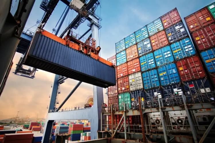 افزایش ۷ برابری قیمت تجهیزات پزشکی کلید خورد