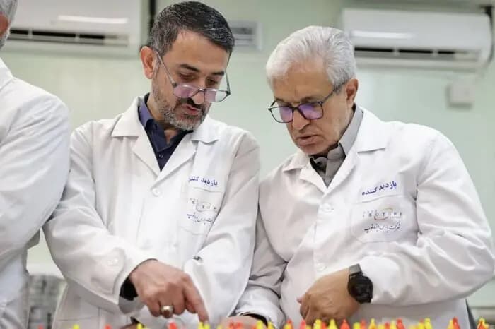 تصاویری متفاوت از اعضای کمیسیون امنیت ملی مجلس با روپوش سفید/ ماجرا چه بود؟