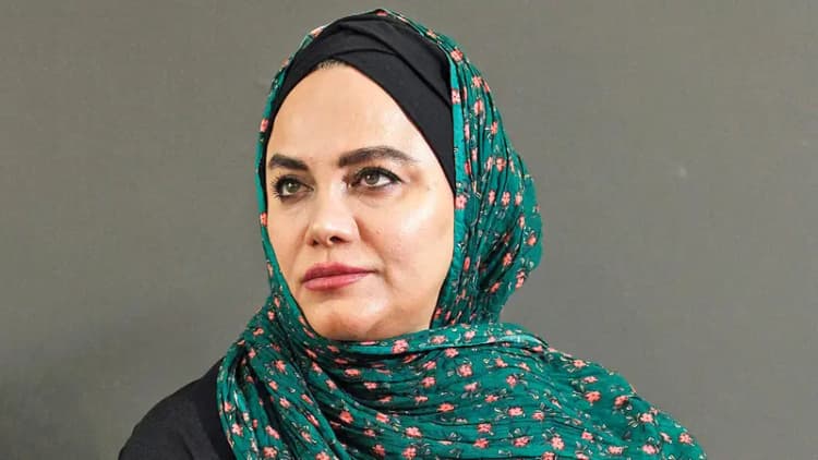 فیلم آواز شاد در دانشگاه برای عروسی دختر و پسر دانشجو  ! / هم دانشگاهی ها قیامت به پا کردن !