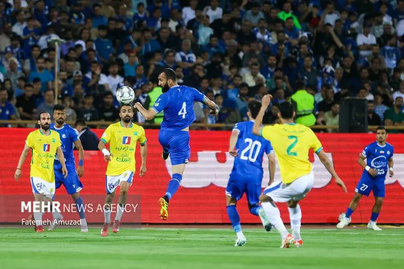 مذاکره استقلال با مدافع پرسپولیس