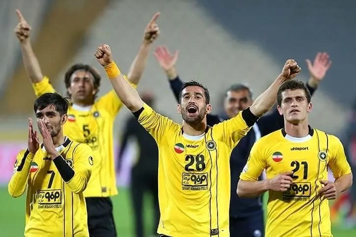 پدیده جوان پرسپولیس تمدید کرد