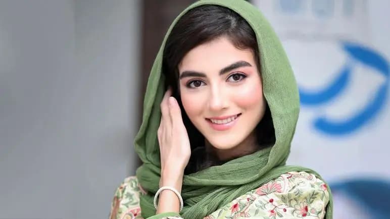 استایل جدید پردیس پورعابدینی با کفش‌های ۱۰۰ دلاری تابستان