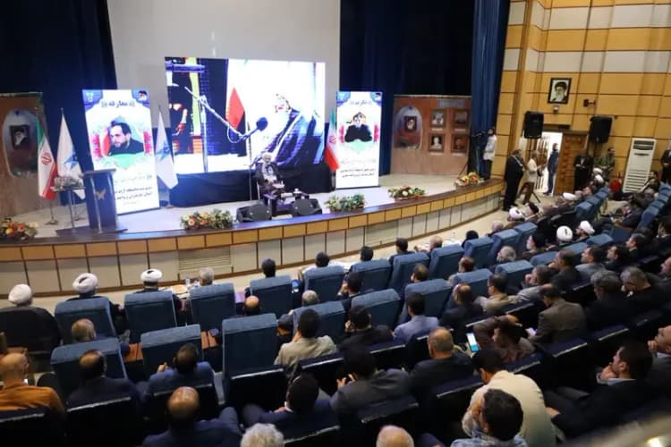 امام خمینی (ره) مسیر عزت و بیداری را به جهانیان عرضه کرد