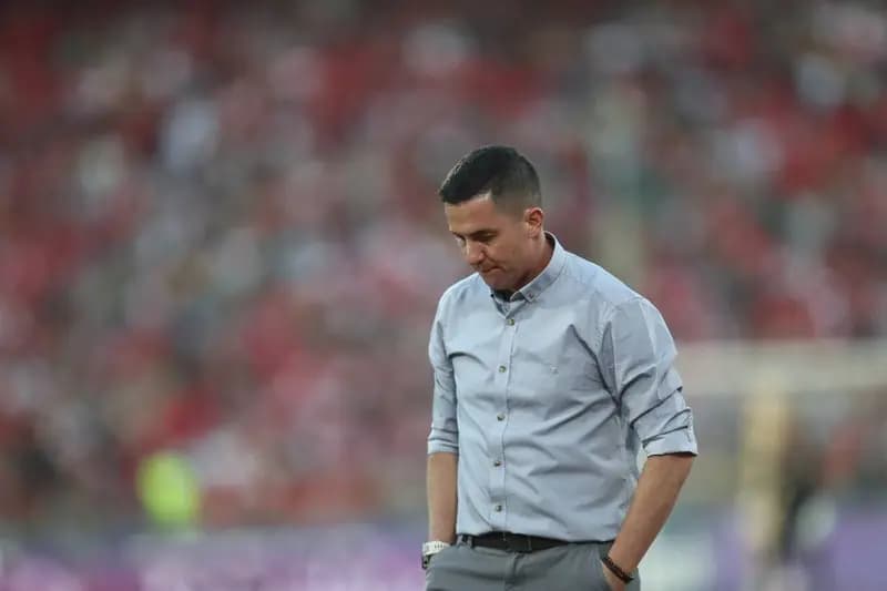 سرمربی سابق پرسپولیس گزینه جدید استقلال!