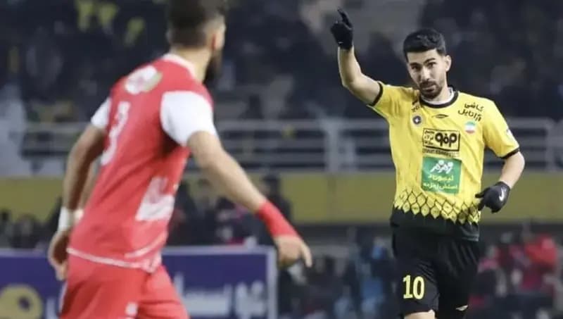 شکاری سرخپوش شد؛ بازیکن پیشین سپاهان به پرسپولیس پیوست