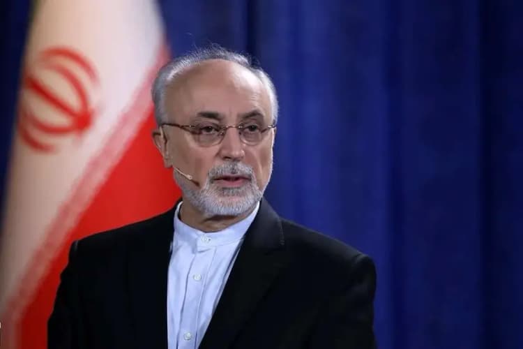 تصاویری از ناطق نوری و بهزاد نبوی در مراسم ختم برادر هاشمی رفسنجانی/ سردار حقانیان همنشین سید حسن خمینی شد/ وزیر دولت روحانی هم آمد