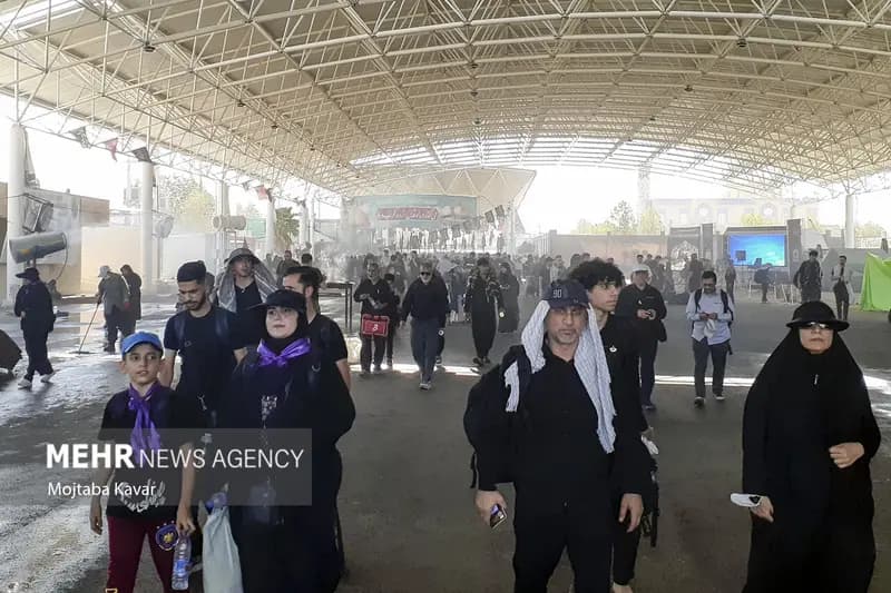 مرز مهران مملو از زوار عتبات عالیات در آستانه روز عرفه