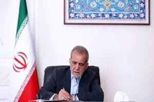 حملات تند کیهان به همتی؛ تازه متولد شده‌ای؟