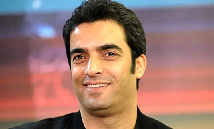 سها نیاستی با استایلی جوانانه مقابل برج ایفل/ تیپ خاص بازیگر ایرانی در پاریس خبرساز شد
