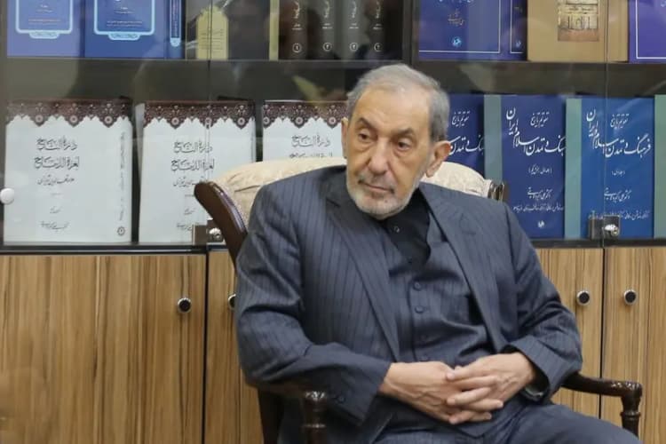 حکم رهبر انقلاب برای انتصاب نماینده ولی‌فقیه در مؤسسه و روزنامه اطلاعات