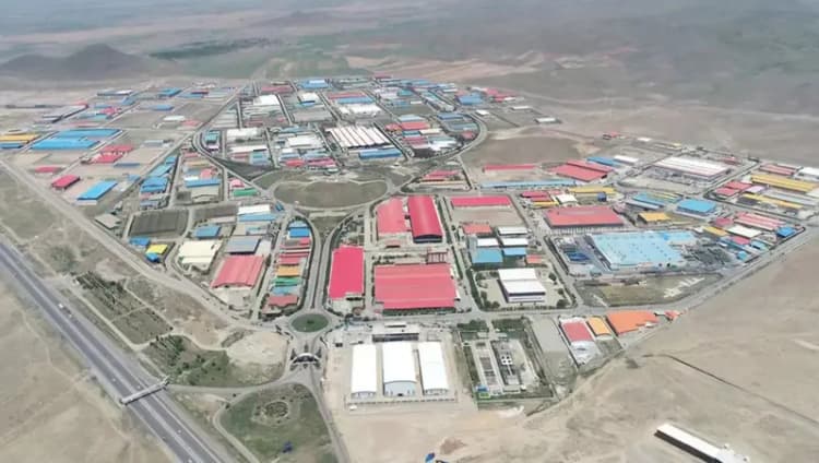 بیش از ۱۰ هزار کردستانی در رویداد کتابخوانی «خط امین» شرکت کردند