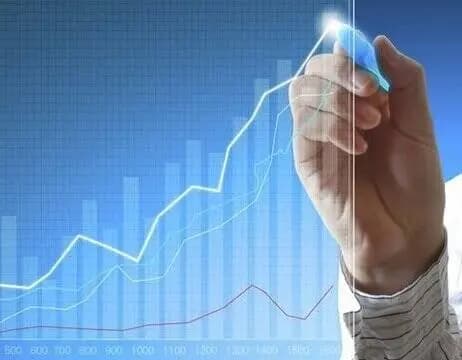 چرا زنان ایرانی در بازار کار کمتر از مردان دیده می‌شوند؟