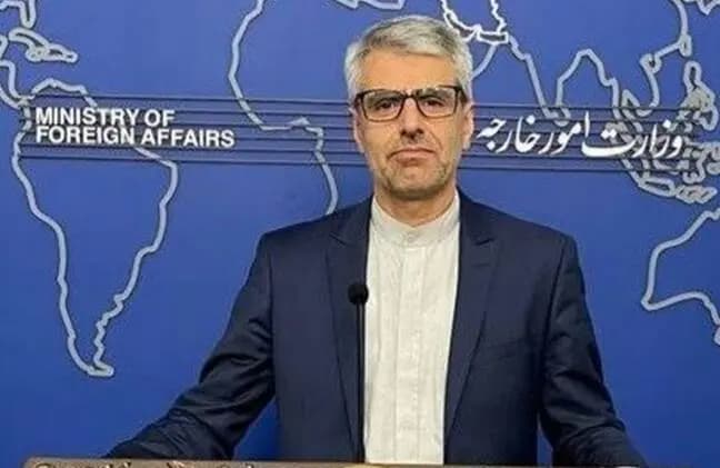 تصاویر تجدید میثاق عراقچی با آرمان های امام در کنار سیدحسن خمینی/ چه افراد دیگری حضور داشتند؟